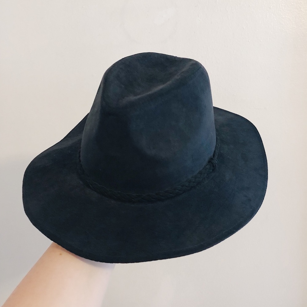 Black flat brimmed felt hat